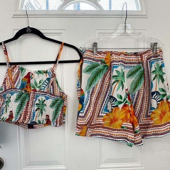 Live 4 Truth Tropical Parrot & Palm Print Two-Piece Skort set Size Small - Picture 4 of 16